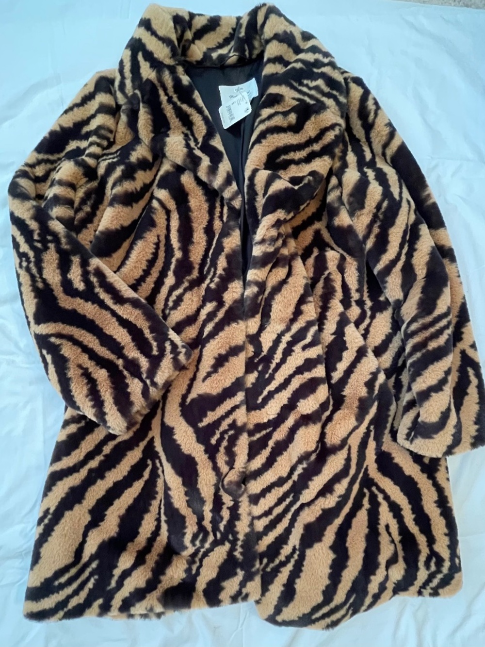 NWT!! Tiger Print Faux Fur Coat